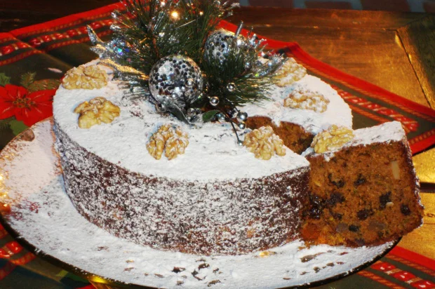 Bolo de abobrinha com frutas secas‏