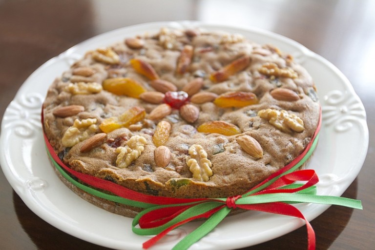 Torta com uvas passas