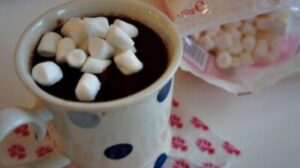 Chocolate quente com marshmallow