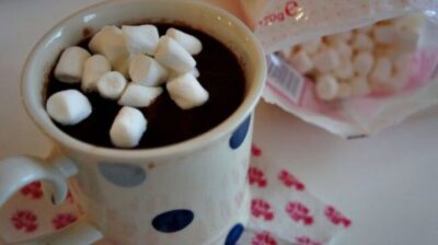 Chocolate quente com marshmallow
