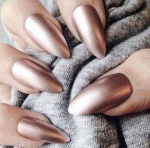 O esmalte dourado mais pedido da Rede Globo
