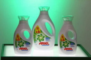 Economize nos cuidados de casa com Ariel