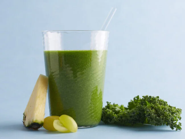 Smoothies abacaxi couve