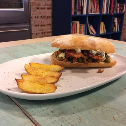 Sanduíche de frango, bacon e batatas 7 sanduíche boteco