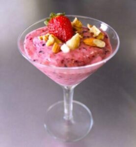 Sorvete fit frutas vermelhas e banana sem açúcar