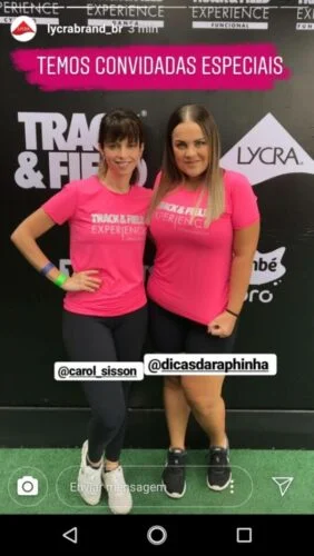 Carol Sisson em ação de lifestyle com a Lycra