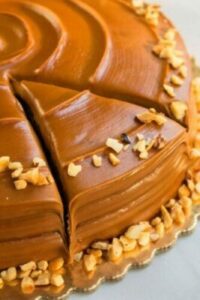 Bolo de Cenoura com Doce de Leite sem açúcar