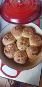 Aprenda a fazer um delicioso pão com alecrim e sal grosso