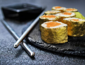 Sushi de ouro feito com ouro comestível 24k