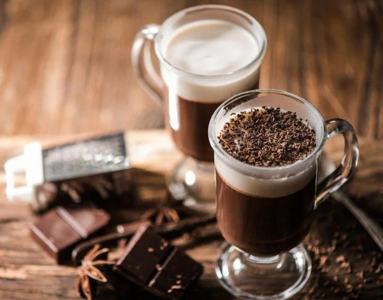 Bebidas quentes para aquecer seu outono/inverno 16 Choconhaque clássico