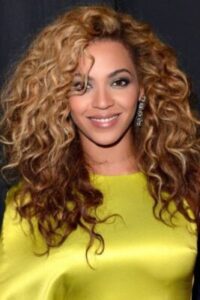 Dicas para diminuir o frizz dos cabelos lisos, ondulados, crespos e cacheados