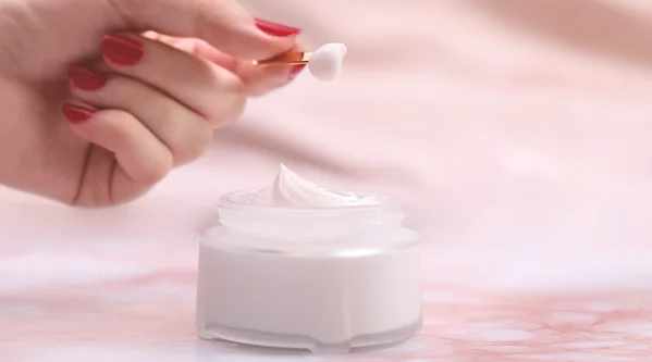 How to care for the skin on cold days?