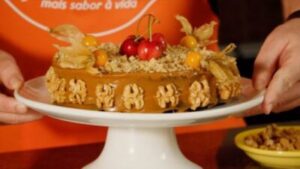 Torta de Nozes com Doce de Leite Cremoso