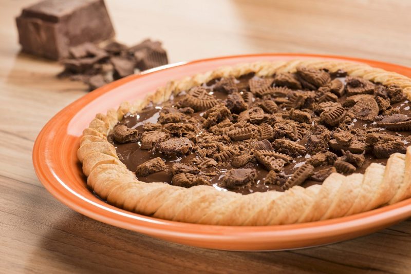 Receita de Pizza De Chocolate com biscoito recheado