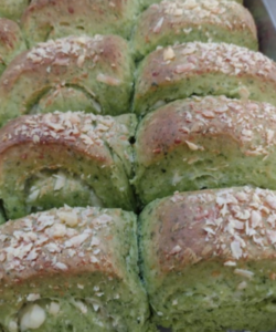 Pão caseiro de espinafre