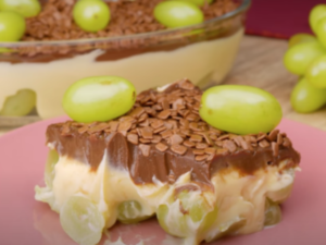 Aprenda a fazer o delicioso bombom de uva com ganache de chocolate