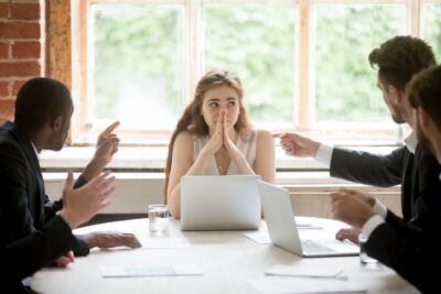 5 sinais de que você sofre bullying no local de trabalho