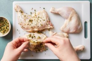 Dicas para comprar frango mais seguro possível, de acordo com especialistas