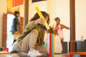 Museu da Língua Portuguesa exibe Divertida Mente 2 e celebra sotaques nas férias