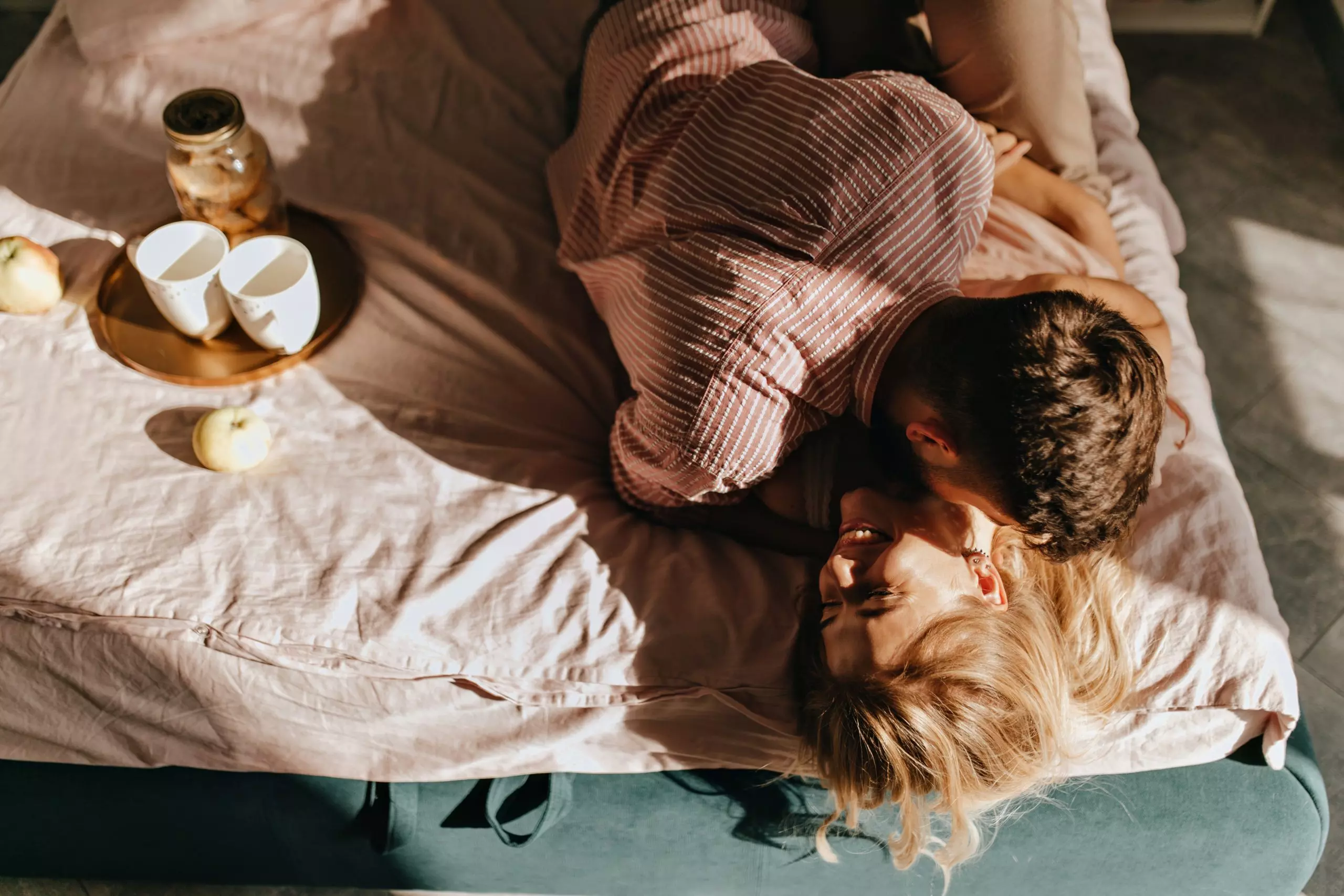 LAT: como casais modernos mantêm amor e liberdade