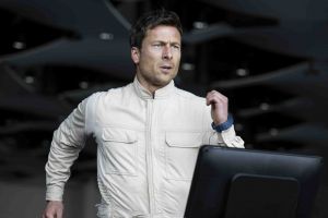 Veja o trailer final de O Sobrevivente, filme inspirado em Stephen King